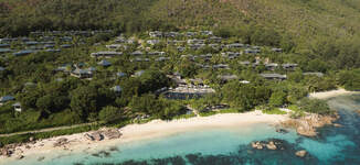 Raffles-Seychelles-A5E5-thedronebook-Aerial%20Heroshot-Grande%20vignette.jpg