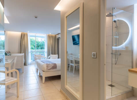 https://img.hotelissima.com/medias/47651-x1920/_.jpg