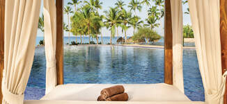 SECLR_Infinity_Pool_Cabanas_Details-Grande%20vignette.jpg