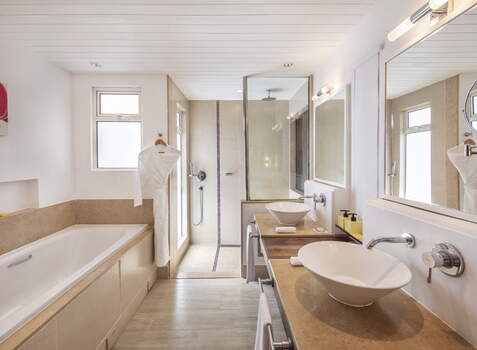 https://img.hotelissima.com/medias/47802-x1920/_.jpg