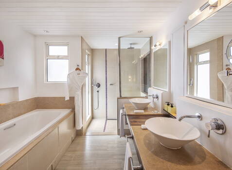 https://img.hotelissima.com/medias/47826-x1920/_.jpg