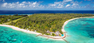Denis%20Private%20Island_Aerial%20Side%20View-Grande.jpg