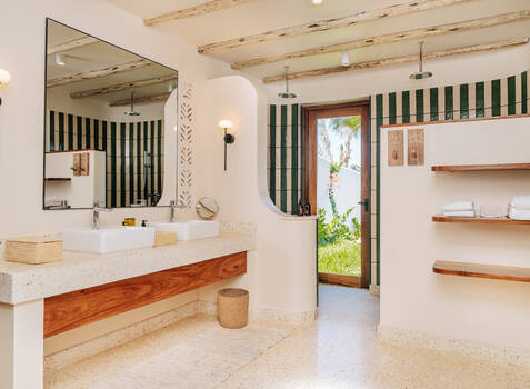 https://img.hotelissima.com/medias/48869-x1920/_.jpg