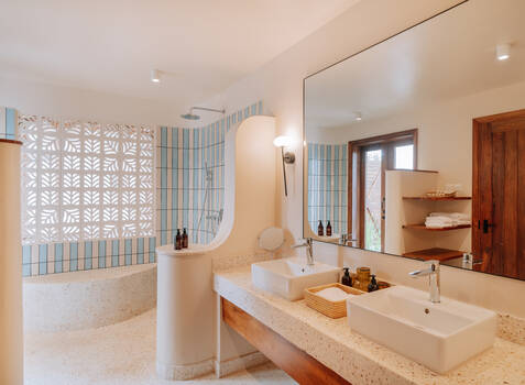 https://img.hotelissima.com/medias/48876-x1920/_.jpg
