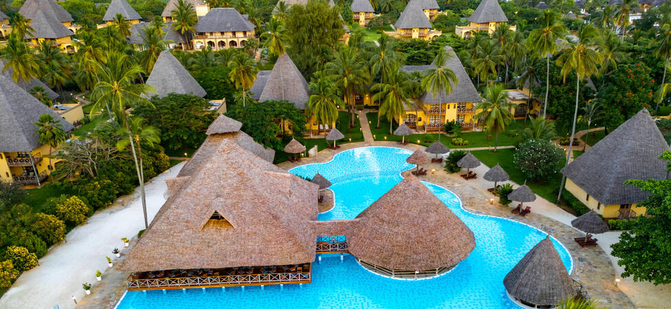 https://img.hotelissima.com/medias/48990-x1920/_.jpg