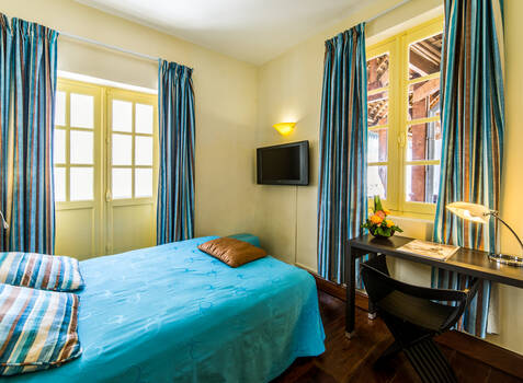 https://img.hotelissima.com/medias/49015-x1920/_.jpg