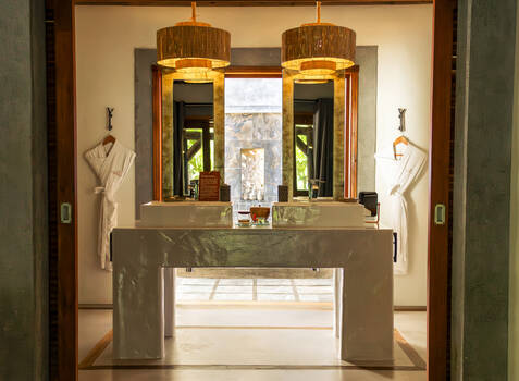https://img.hotelissima.com/medias/49267-x1920/_.jpg