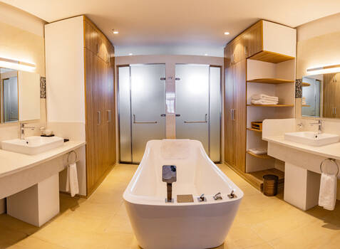 https://img.hotelissima.com/medias/49784-x1920/_.jpg