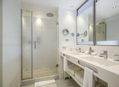 https://img.hotelissima.com/medias/49832-x1920/_.jpg