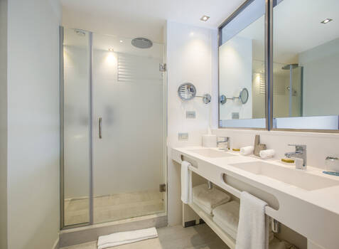 https://img.hotelissima.com/medias/49860-x1920/_.jpg