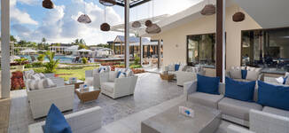 Catalonia%20Royal%20Bavaro%20-%20%20Lobby%20Terrace(1)-Grande.jpg