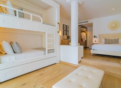 https://img.hotelissima.com/medias/50135-x1920/_.jpg