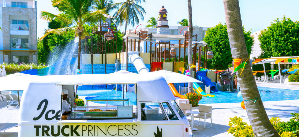 https://img.hotelissima.com/medias/50140-x1920/_.jpg