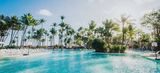 738_1.e.%20Pool%20Grand%20Bavaro-Grande.jpg