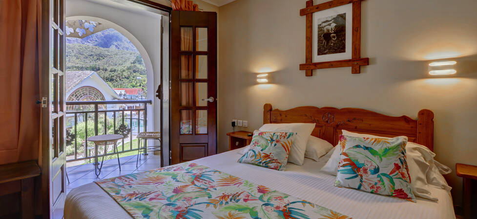 https://img.hotelissima.com/medias/50210-x1920/_.jpg