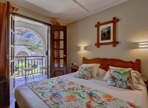 https://img.hotelissima.com/medias/50211-x1920/_.jpg
