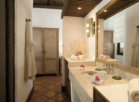 https://img.hotelissima.com/medias/50582-x1920/_.jpg
