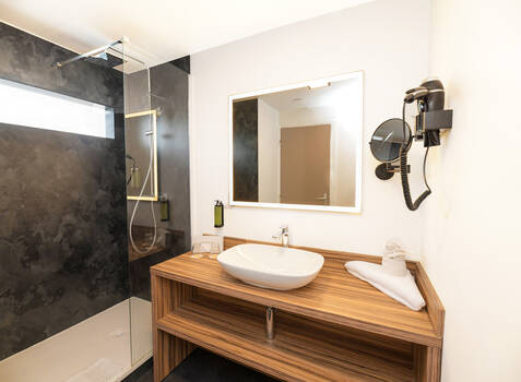 https://img.hotelissima.com/medias/50937-x1920/_.jpg