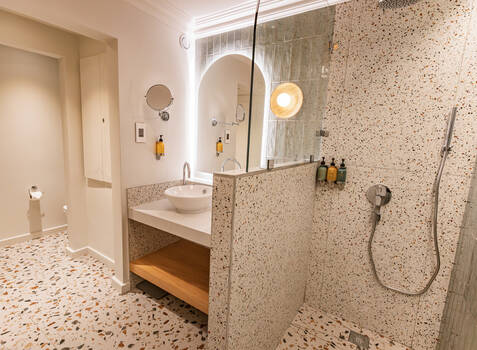 https://img.hotelissima.com/medias/50953-x1920/_.jpg